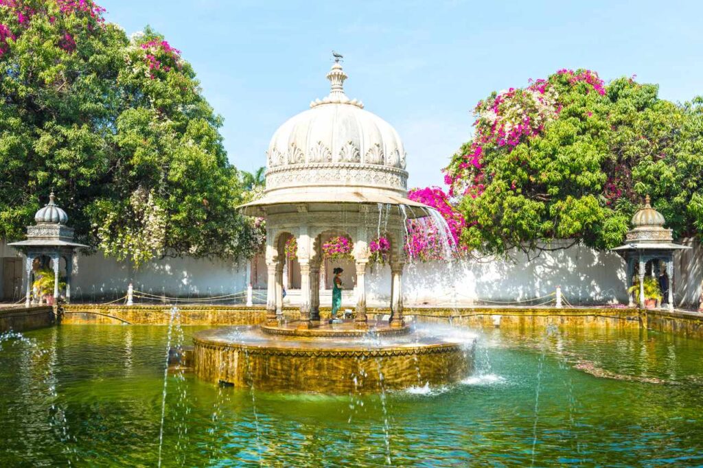 Udaipur Travel Guide: 17 Places To Visit, Local Foods, Culture, Hotels