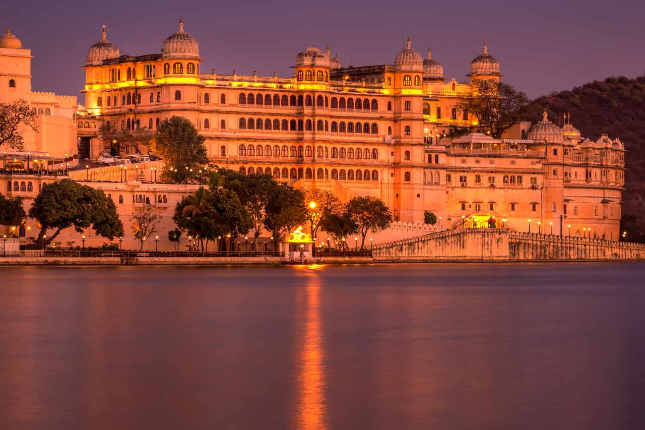 udaipur rajasthan india city palace