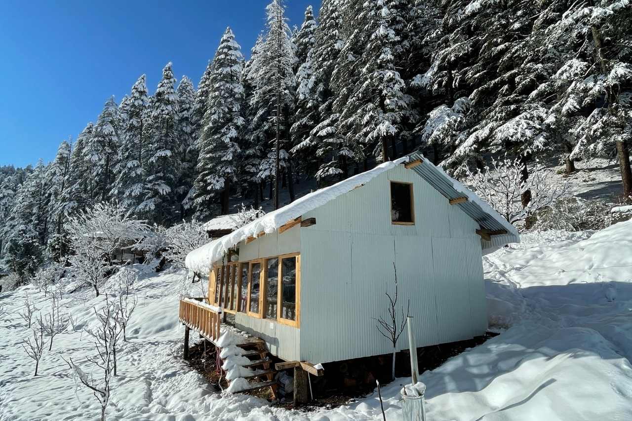 himachal homestay snow fall