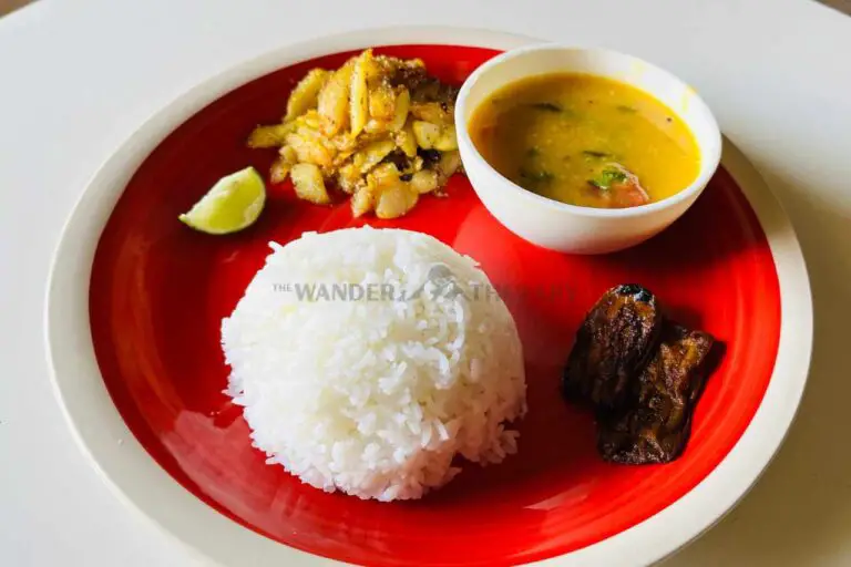 Bengali Veg Cuisine Guide: Savories, Sweets, Street Foods & Hidden Gems