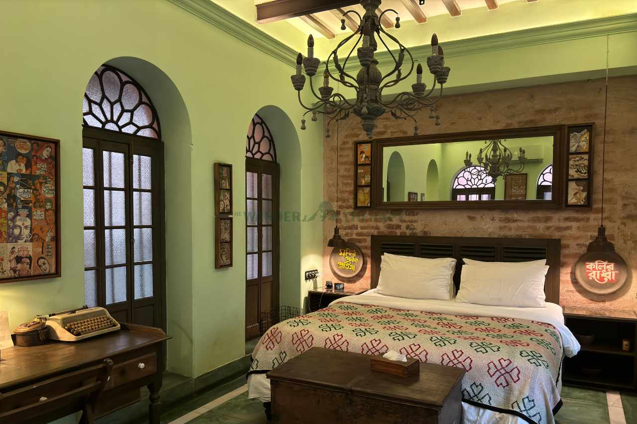 premium Boipara room at Calcutta Bungalow