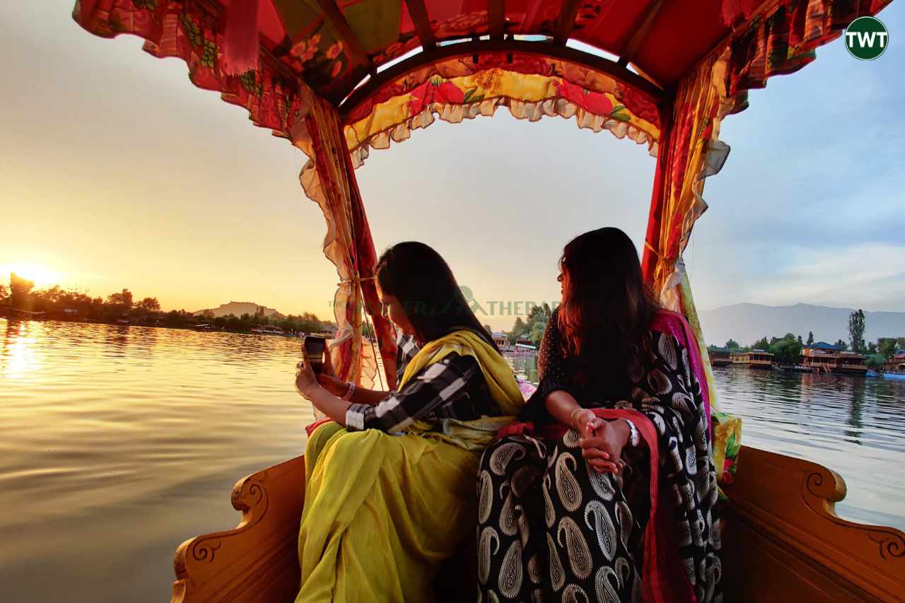 Planning A Kashmir Trip? This List Of 17 Things To Do Will Have Your Holiday Sorted! 