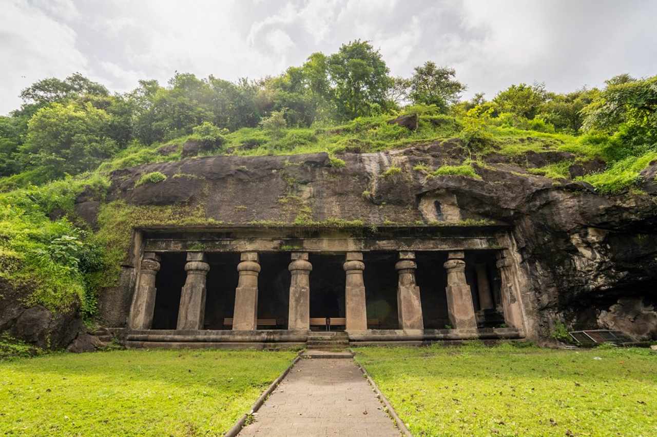 mumbai places-elephanta caves