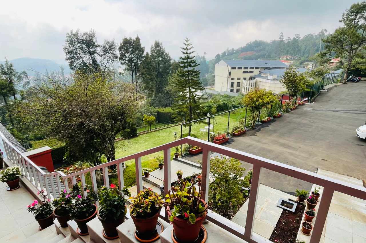 best ooty stays with views_willow hill